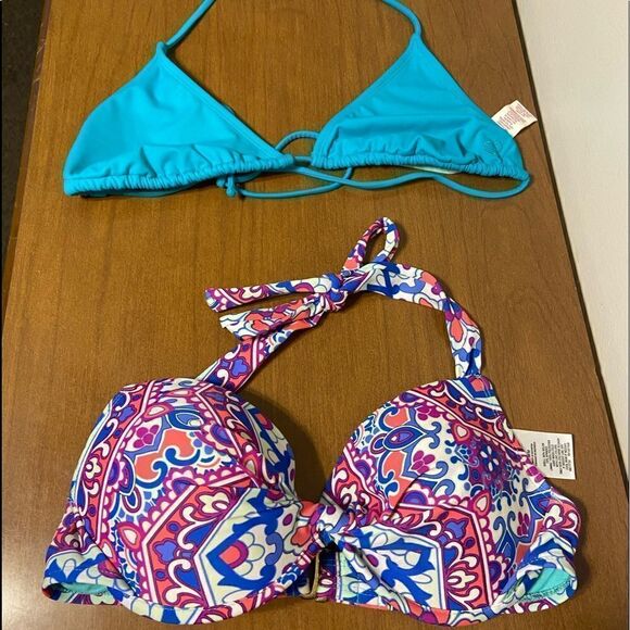 Set of 2 bikini tops size medium - Picture 1 of 4